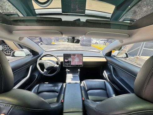 Used 2021 Tesla Model 3 Standard Range Plus RWD image 9