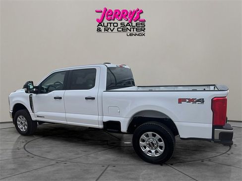 Used 2024 Ford F250 XLT w/ FX4 Off-Road Package image 12