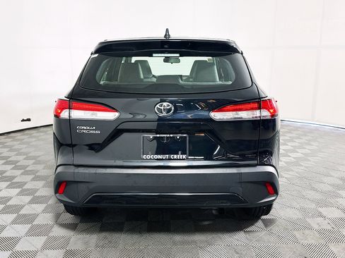 Used 2023 Toyota Corolla Cross L FWD image 4