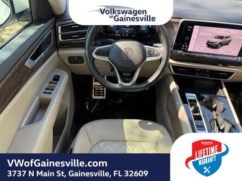 Certified 2024 Volkswagen Atlas SEL Premium R-Line AWD/4WD image 16