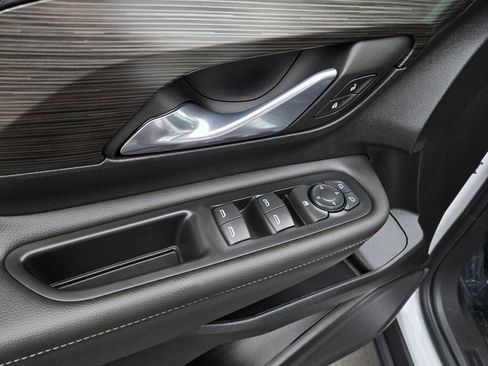 Used 2023 GMC Terrain SLE w/ Driver Convenience Package image 17