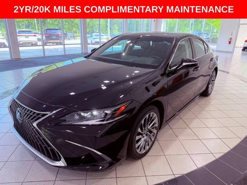 Used 2024 Lexus ES 300h Ultra Luxury w/ Accessory Package (Z2) FWD image 3