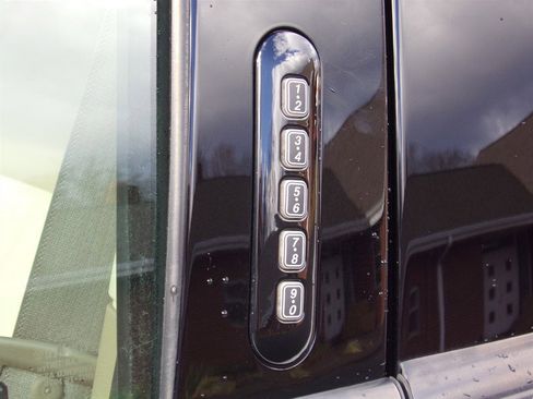 Used 2008 Ford Explorer Sport Trac Limited image 22