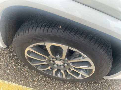 Used 2020 GMC Acadia Denali w/ Technology Package AWD/4WD image 7