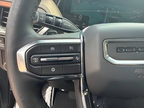 Used 2025 GMC Yukon Denali AWD/4WD image 17