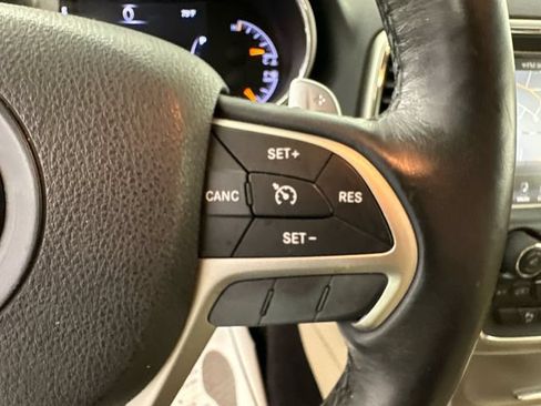 Used 2017 Jeep Grand Cherokee Limited w/ Luxury Group II AWD/4WD image 13