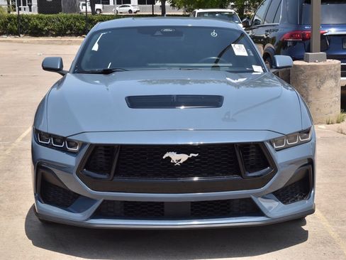 Used 2024 Ford Mustang GT Premium RWD image 3