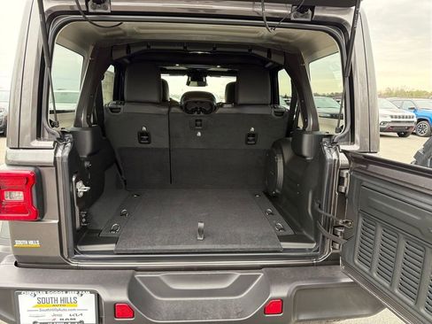 New 2026 Jeep Wrangler Rubicon w/ Technology Group image 22
