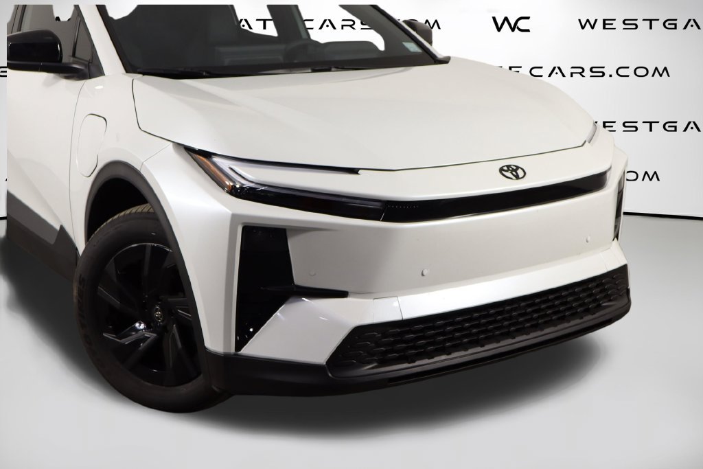Used 2026 Toyota C-HR AWD/4WD image 50