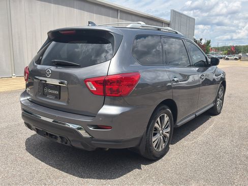 Used 2019 Nissan Pathfinder S FWD image 3