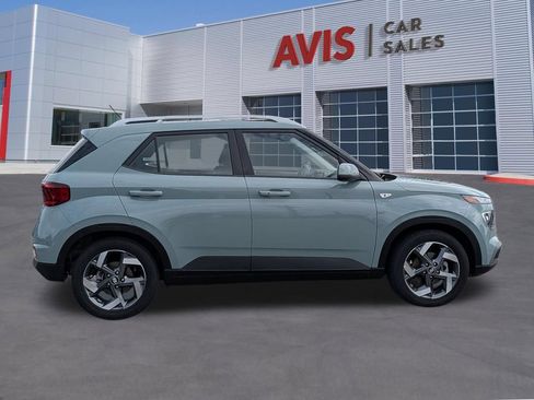 Used 2025 Hyundai Venue SEL FWD image 5