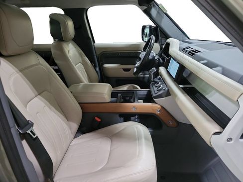 Certified 2020 Land Rover Defender 110 HSE AWD/4WD image 29