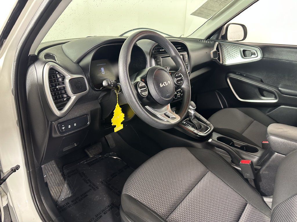 Used 2024 Kia Soul LX FWD image 15