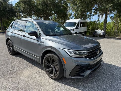 Used 2023 Volkswagen Tiguan SE R-Line FWD image 3