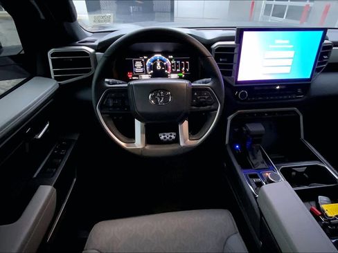 Used 2025 Toyota Tundra Limited image 5