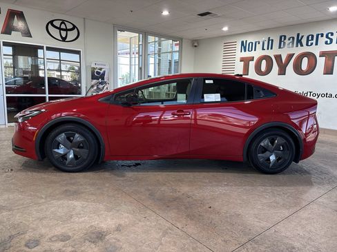 New 2026 Toyota Prius Plug-In Hybrid FWD image 7