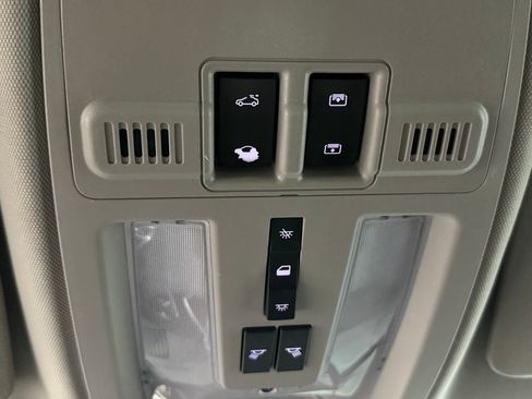 Used 2016 Cadillac SRX Performance w/ Driver Awareness Package image 32