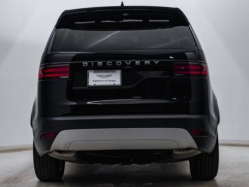 Used 2025 Land Rover Discovery S image 8