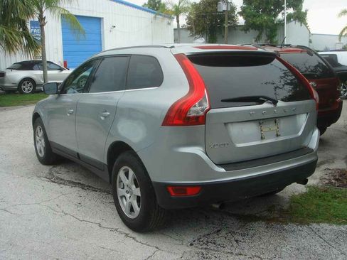 Used 2011 Volvo XC60 3.2 R-Design image 2