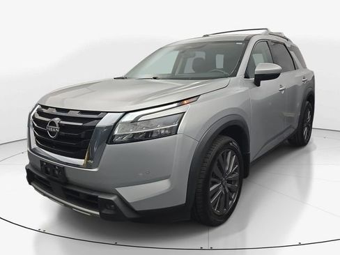 Used 2023 Nissan Pathfinder SL w/ SL Premium Package AWD/4WD image 6