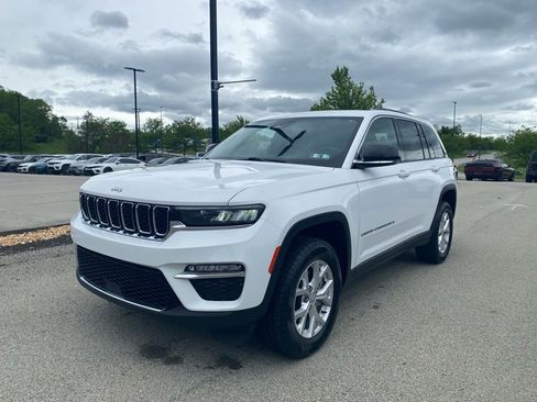 Used 2023 Jeep Grand Cherokee Limited AWD/4WD image 5