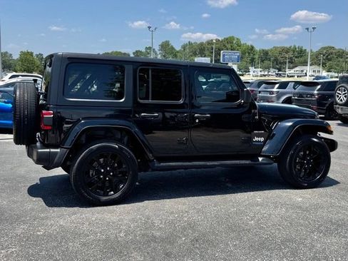 Used 2021 Jeep Wrangler Unlimited Sahara w/ Cold Weather Group AWD/4WD image 7