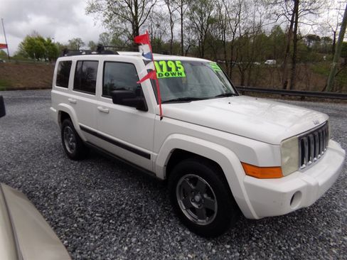 Used 2007 Jeep Commander Sport w/ Popular Equipment Group image 3