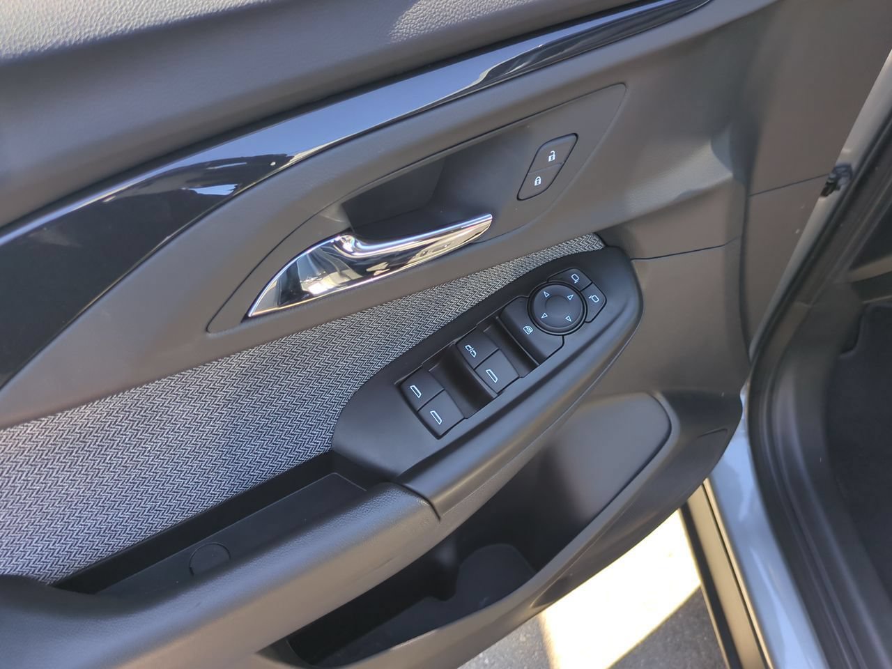 Used 2023 Chevrolet TrailBlazer LT FWD image 21