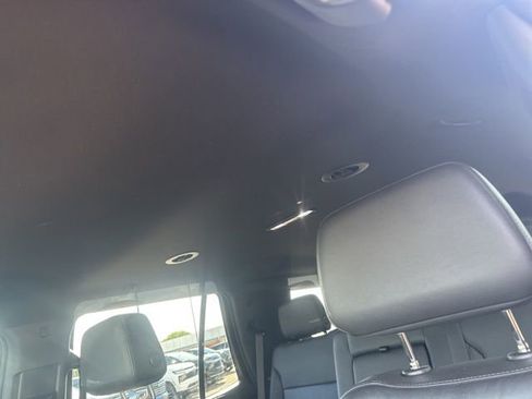 Used 2022 Chevrolet Tahoe LT w/ Luxury Package AWD/4WD image 15