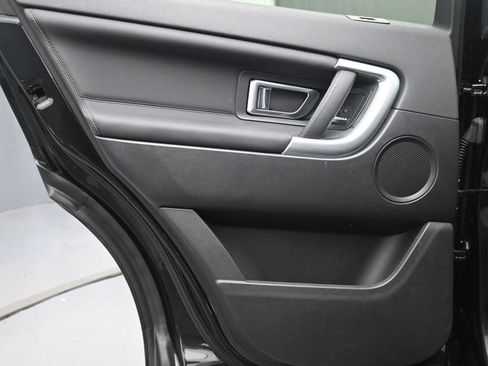 Used 2018 Land Rover Discovery Sport HSE image 21