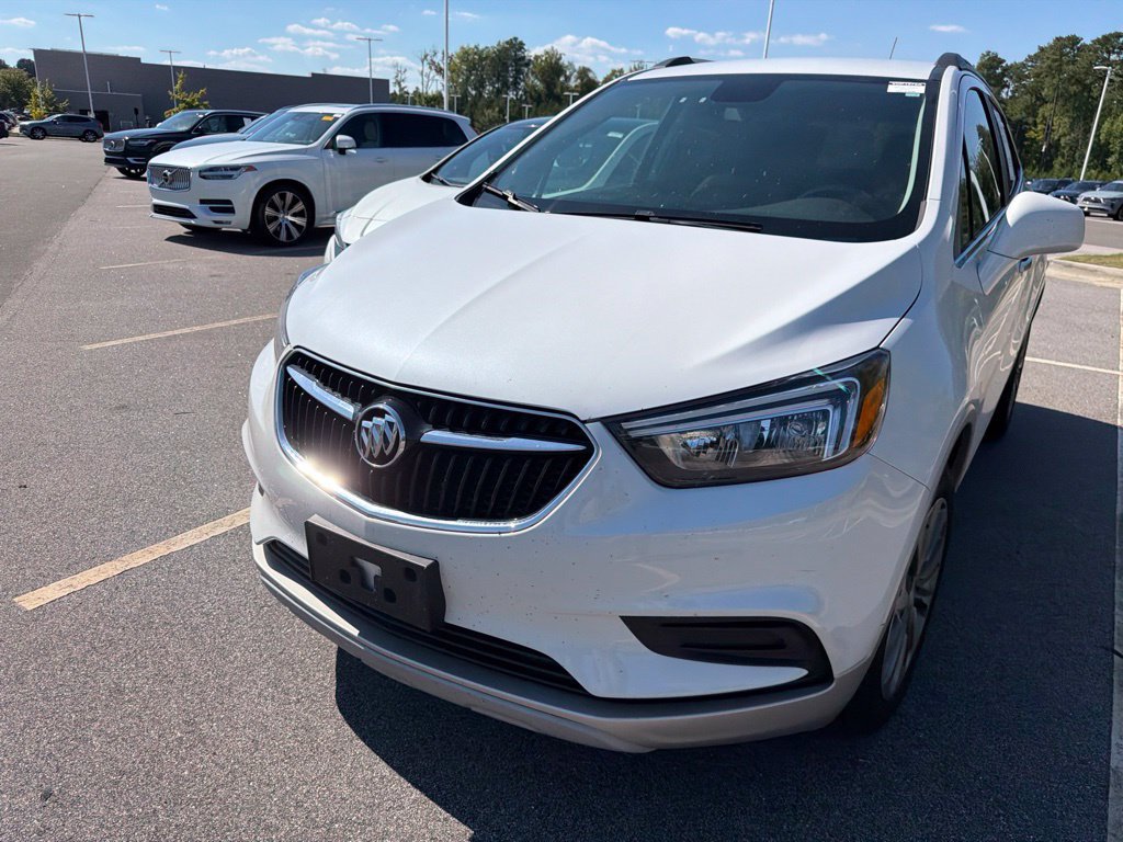 Used 2020 Buick Encore Preferred AWD/4WD image 2