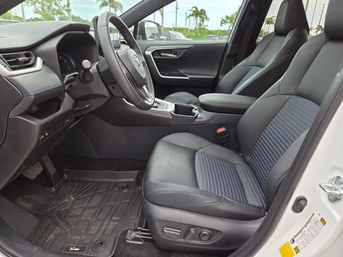 Used 2024 Toyota RAV4 XSE AWD/4WD image 28