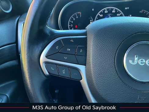 Used 2020 Jeep Grand Cherokee Laredo image 11