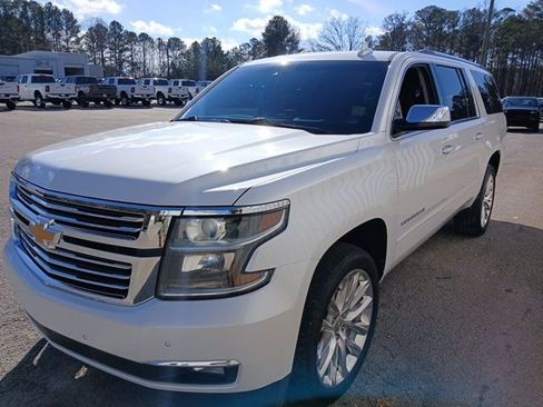 Used 2019 Chevrolet Suburban Premier w/ Premier Plus Edition image 9