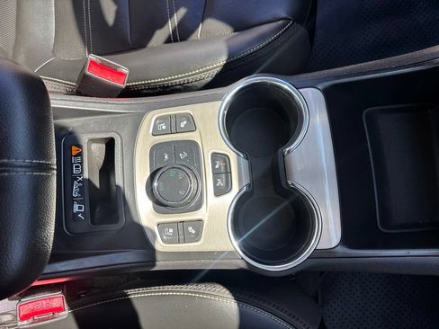 Used 2023 GMC Terrain Denali w/ Denali Premium Package AWD/4WD image 33