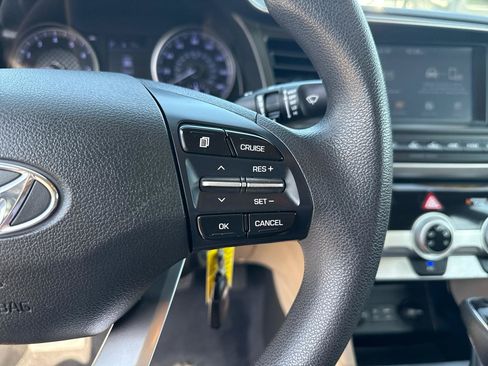 Used 2019 Hyundai Elantra SEL FWD image 17