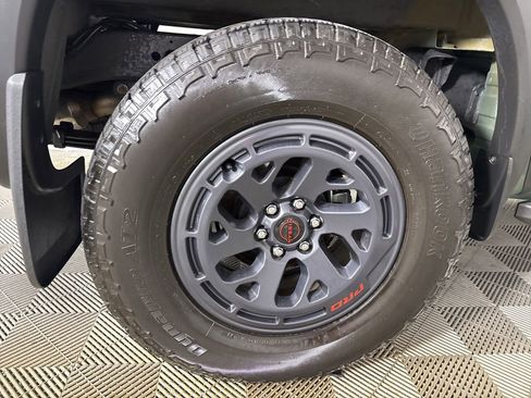 Used 2025 Nissan Frontier PRO-4X AWD/4WD image 29