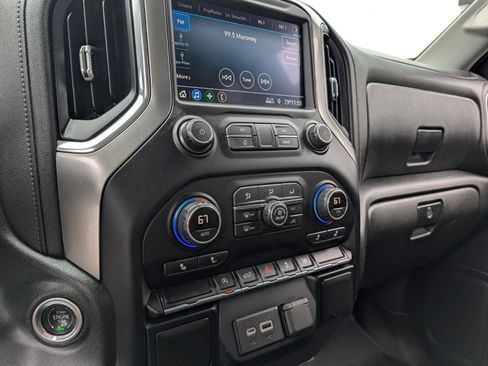 Used 2021 Chevrolet Silverado 1500 LT AWD/4WD image 5