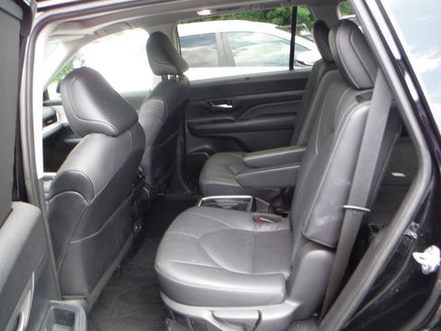 Used 2024 Toyota Grand Highlander AWD image 33