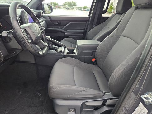 Used 2025 Toyota Tacoma SR5 AWD/4WD image 16