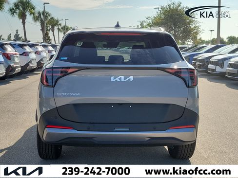 New 2026 Kia Sportage EX w/ EX Panorama Roof Package FWD image 5