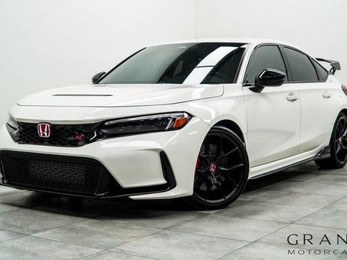 Used 2024 Honda Civic Type R image 1