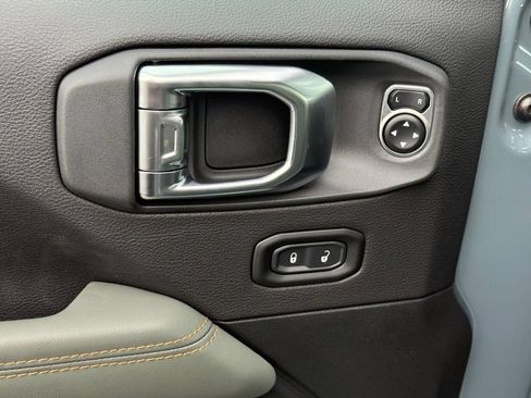 New 2026 Jeep Gladiator Mojave w/ Safety Group AWD/4WD image 19