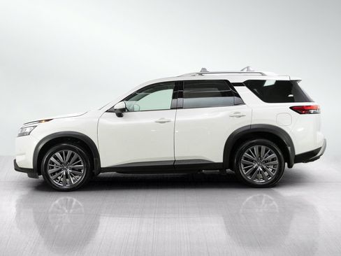 Used 2023 Nissan Pathfinder SL w/ SL Premium Package AWD/4WD image 2