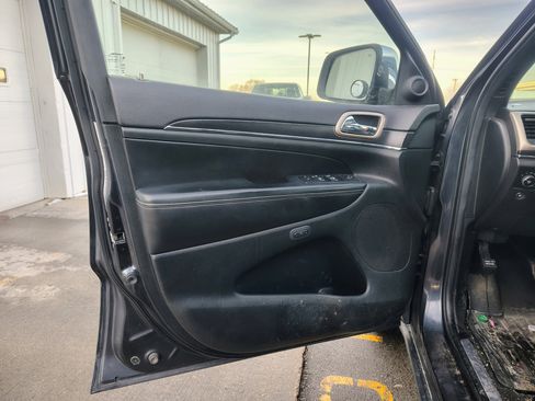 Used 2014 Jeep Grand Cherokee Limited image 13