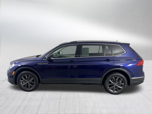 Certified 2022 Volkswagen Tiguan SE w/ Panoramic Sunroof Package image 4
