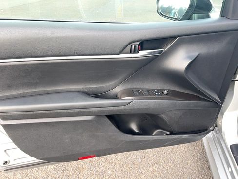 Used 2022 Toyota Camry LE image 18