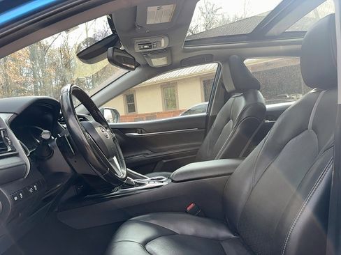 Used 2020 Toyota Camry XSE image 18