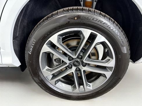 Used 2025 Audi Q5 2.0T Premium Plus w/ Premium Plus image 31