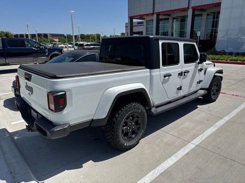 Used 2023 Jeep Gladiator Sport AWD/4WD image 6